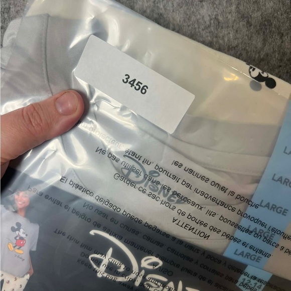 Disney Mickey Mouse Woman Large Short Sleeve and Pant Pajama Set New - Picture 3 of 3